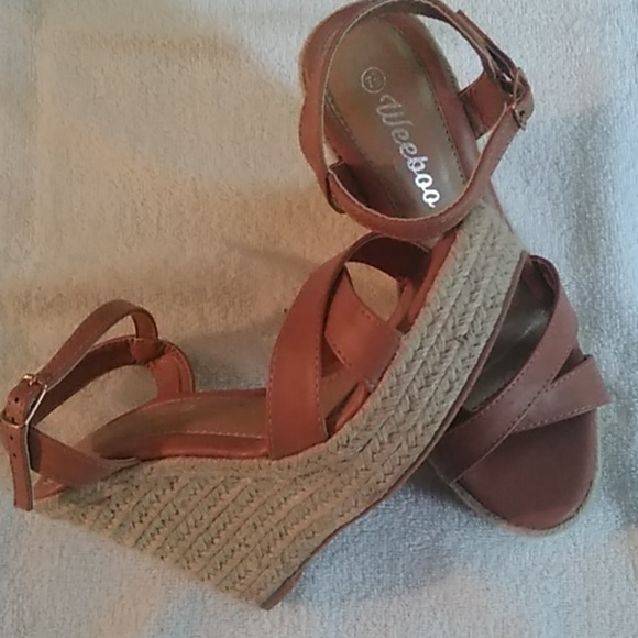 Weeboo Wedge Sandals 7.5 - Picture 2 of 6